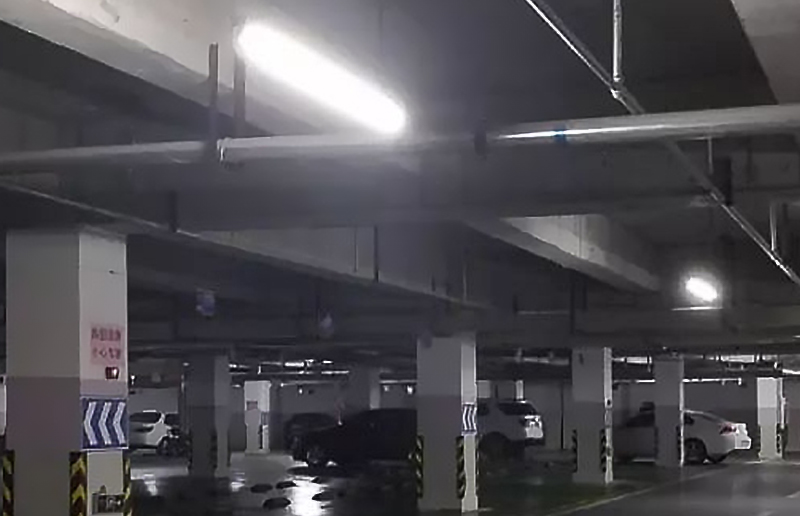 LG07E LED-tri-Vertävä valo